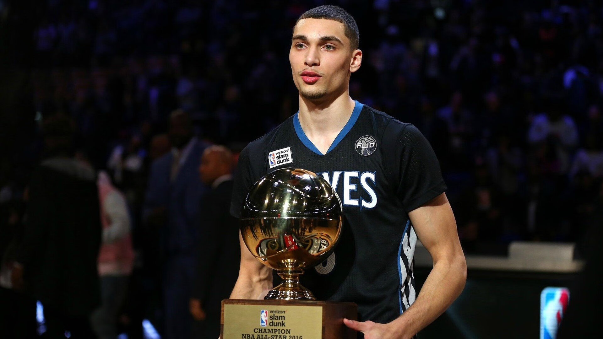 沃特·范阿特在男子计时赛中获得铜牌，范德沃特门将